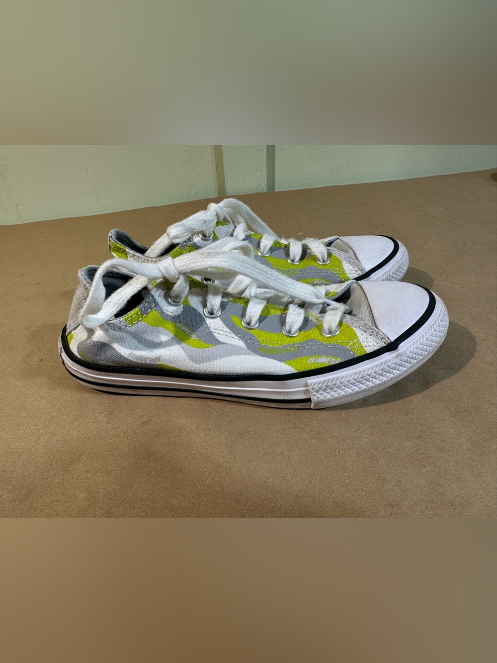 Converse Youth Chuck Taylor All Star Camo Ox White/Ash Stone/Lime Twist size 2